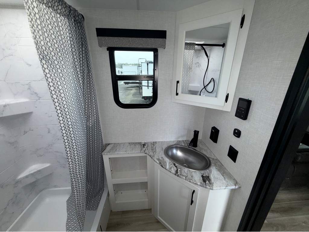 2026 VENTURE RV STRATUS 261VRB - Image 31