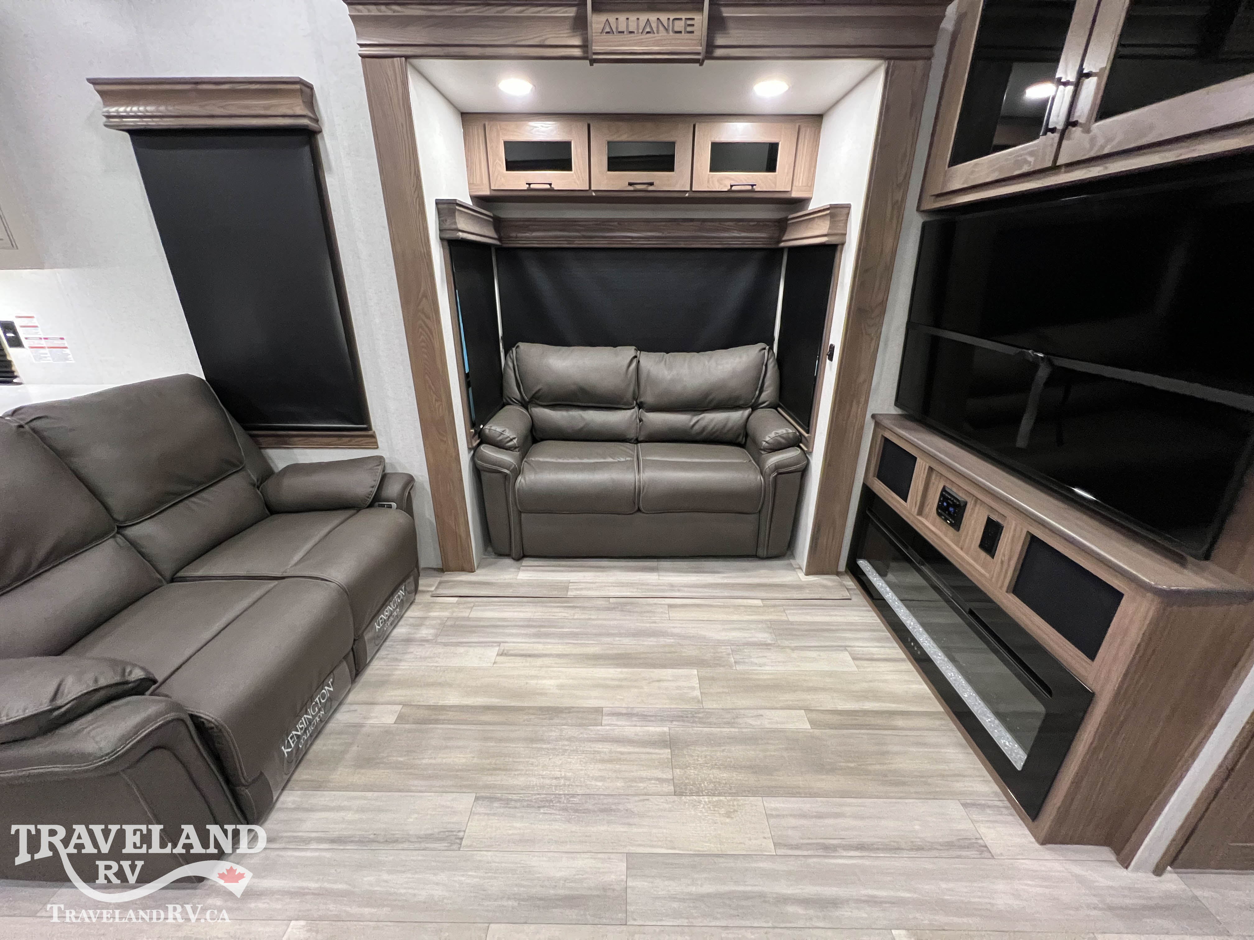 2023 Alliance RV Paradigm 382RK - Image 12