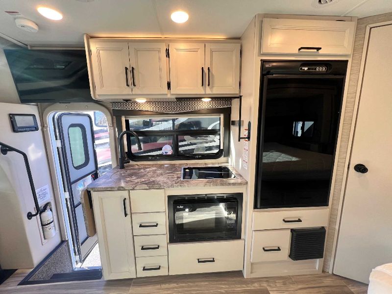 2023 Thor Motor Coach Compass RUV 23TW - Image 12