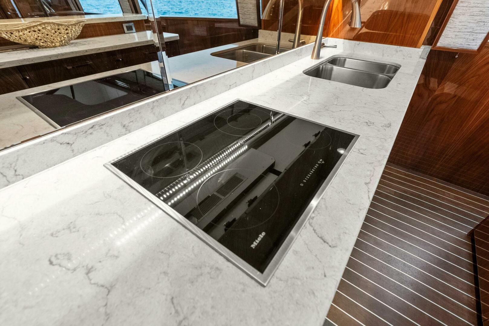 2022 Viking 68 Enclosed Bridge - Image 12