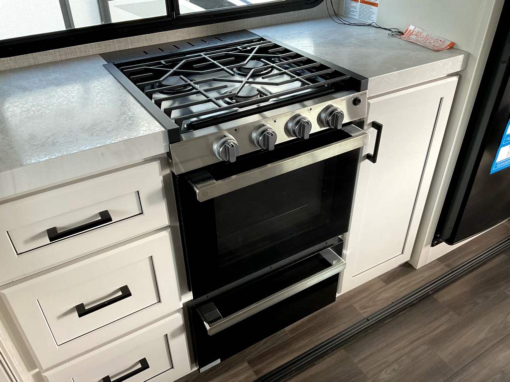 2025 JAYCO Eagle 230 MLCS HT - Image 15