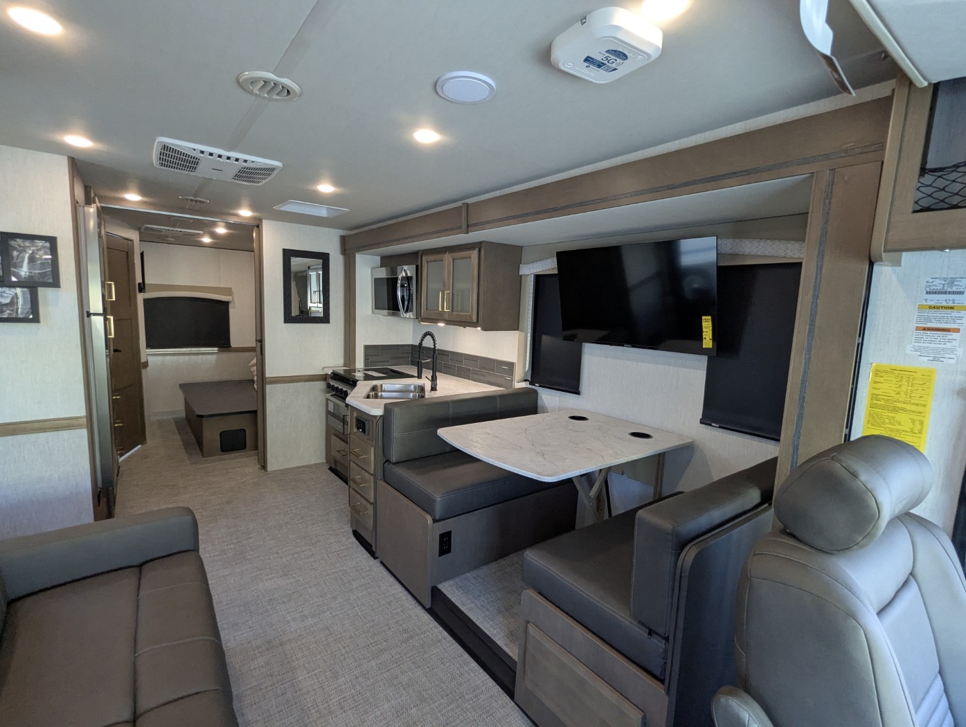2026 Fleetwood Flair 28A - Image 10