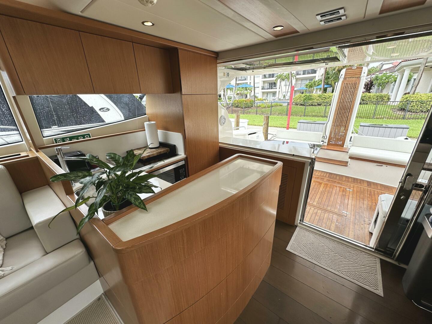 2014 Ferretti Yachts 530 - Image 7