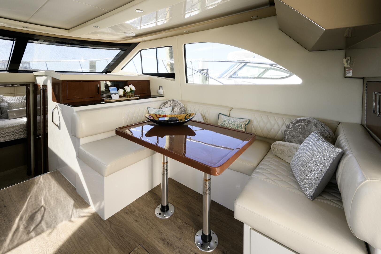 2017 Carver C40 - Image 23