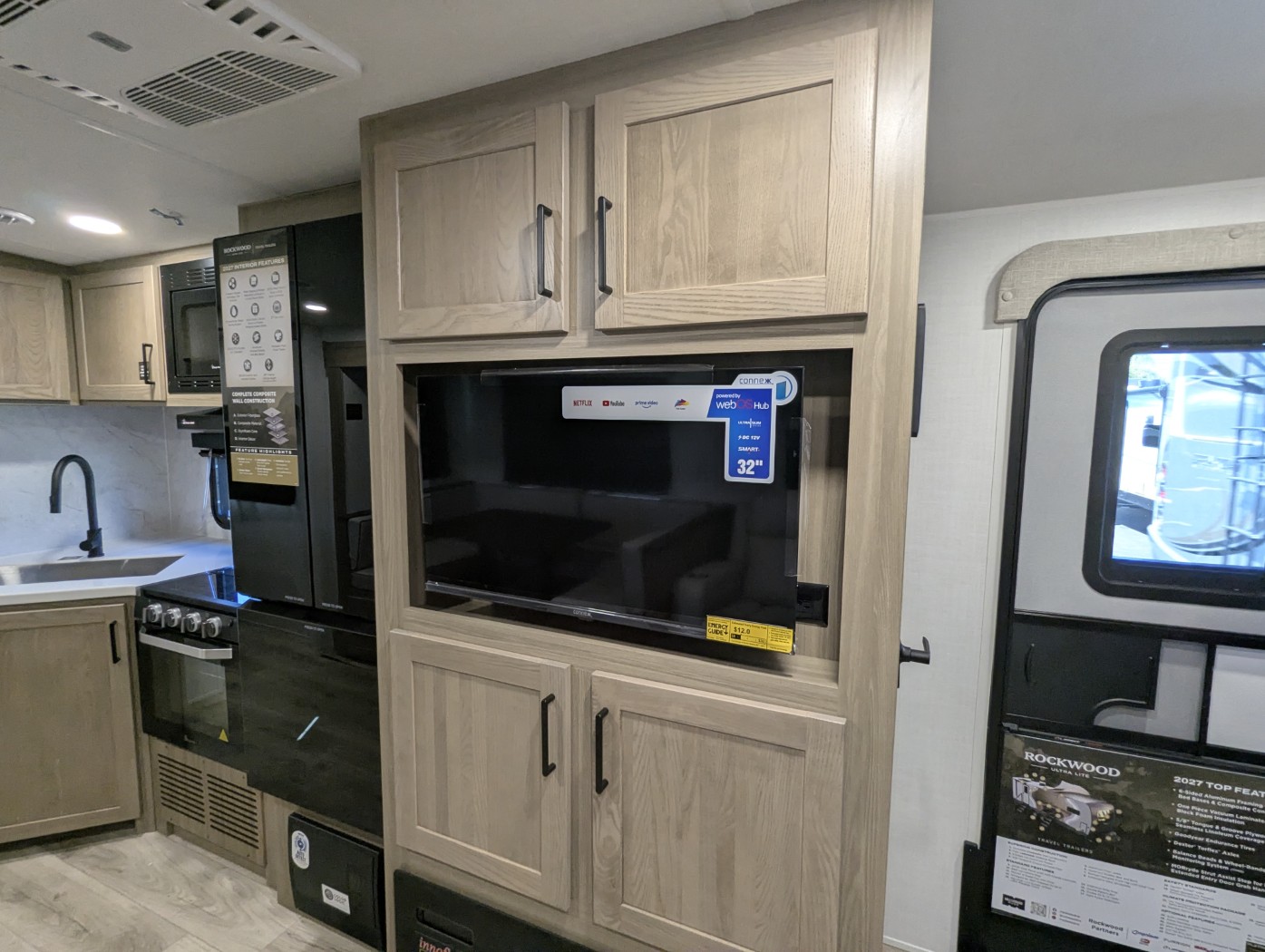 2027 Forest River Rockwood Ultra Lite 2706BH - Image 13