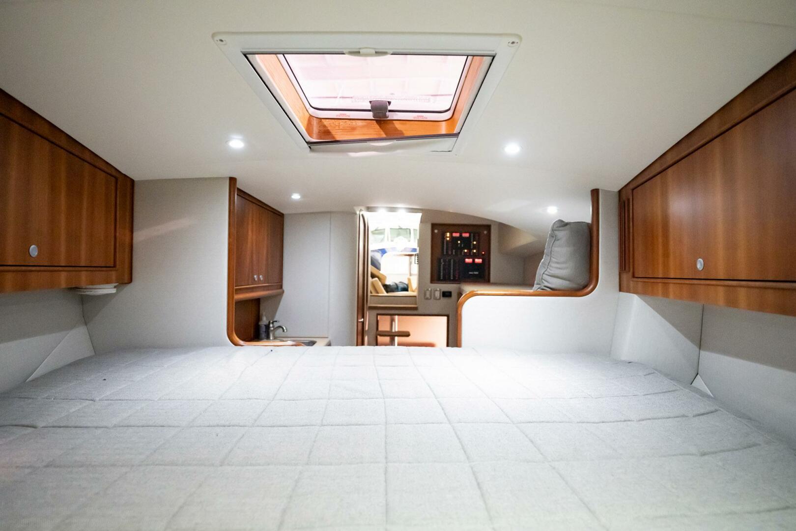 2012 Winter Custom Yachts 38 Express - Image 10