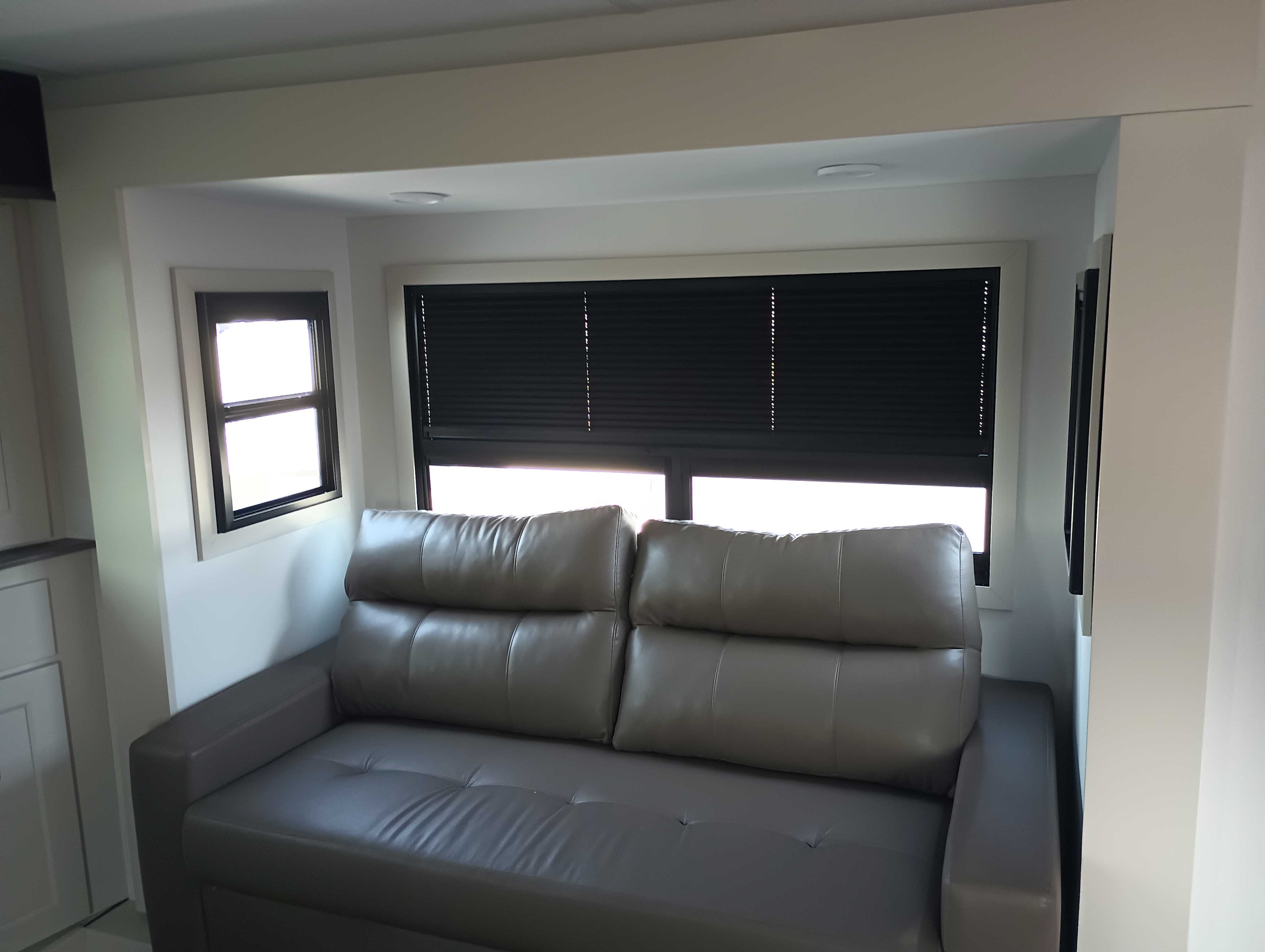 2027 Grand Design Solitude 380FL - Image 22