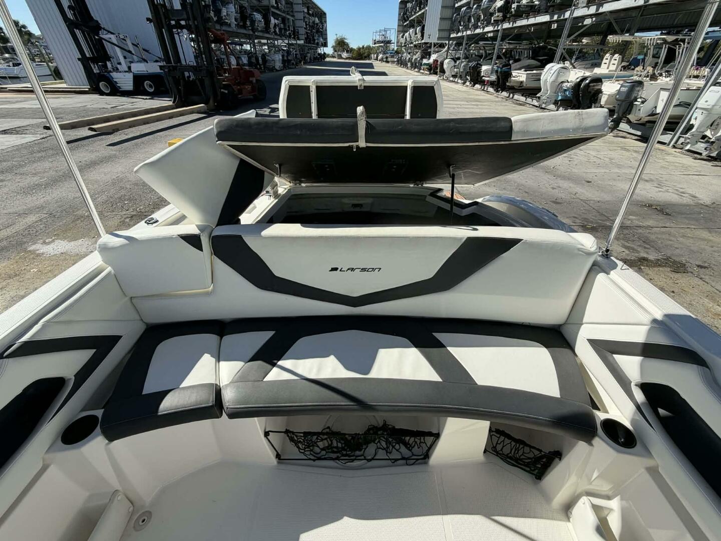 2015 Larson LX 225S IO - Image 22