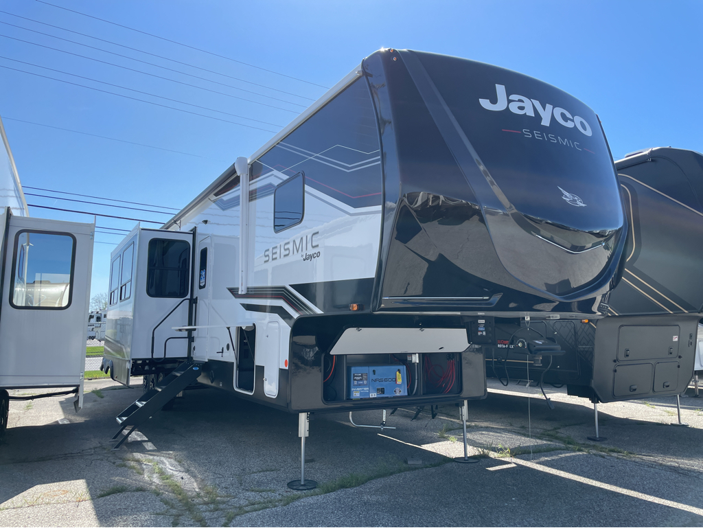 2026 Jayco Seismic 395 - Image 1