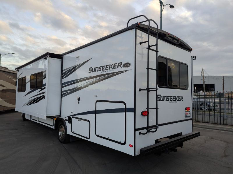 2024 Forest River Sunseeker 3010DS - Image 3