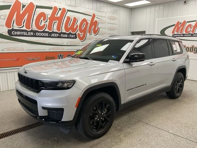 2025 Jeep Grand-Cherokee-L Laredo Altitude 4x4 - Image 1