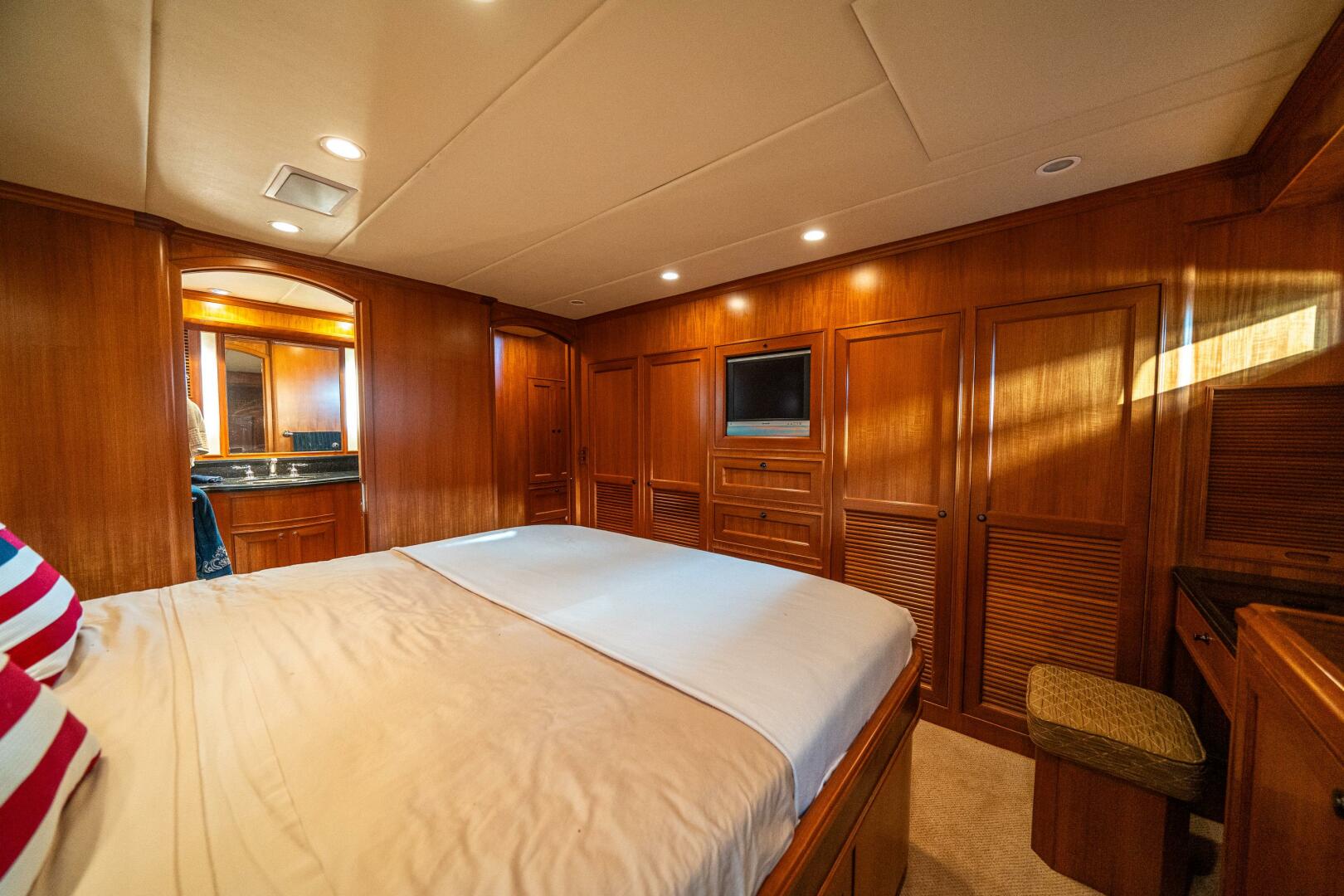 2006 Offshore Yachts 72 Pilothouse - Image 42