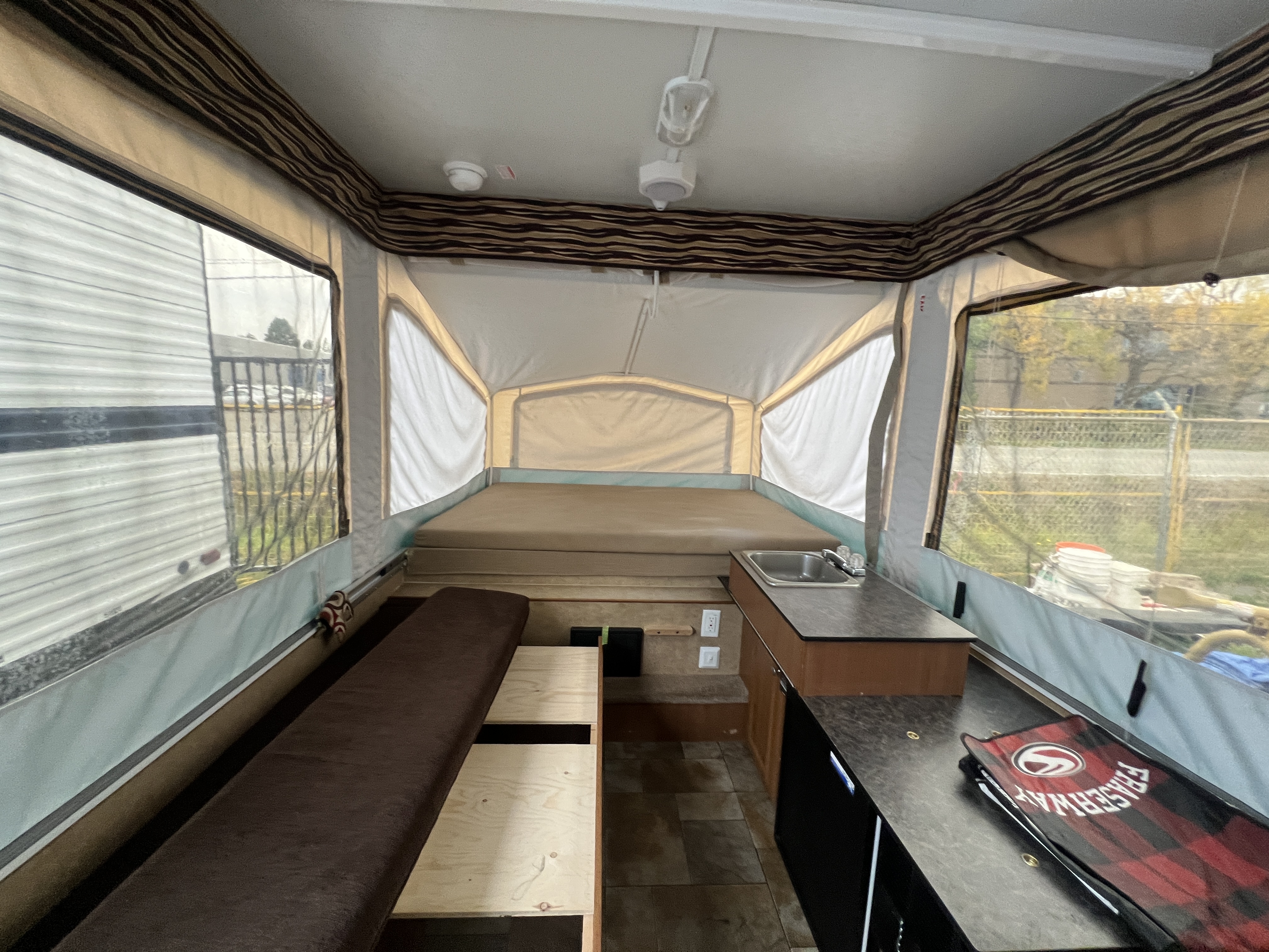 2013 Starcraft Comet 1222 - Image 3