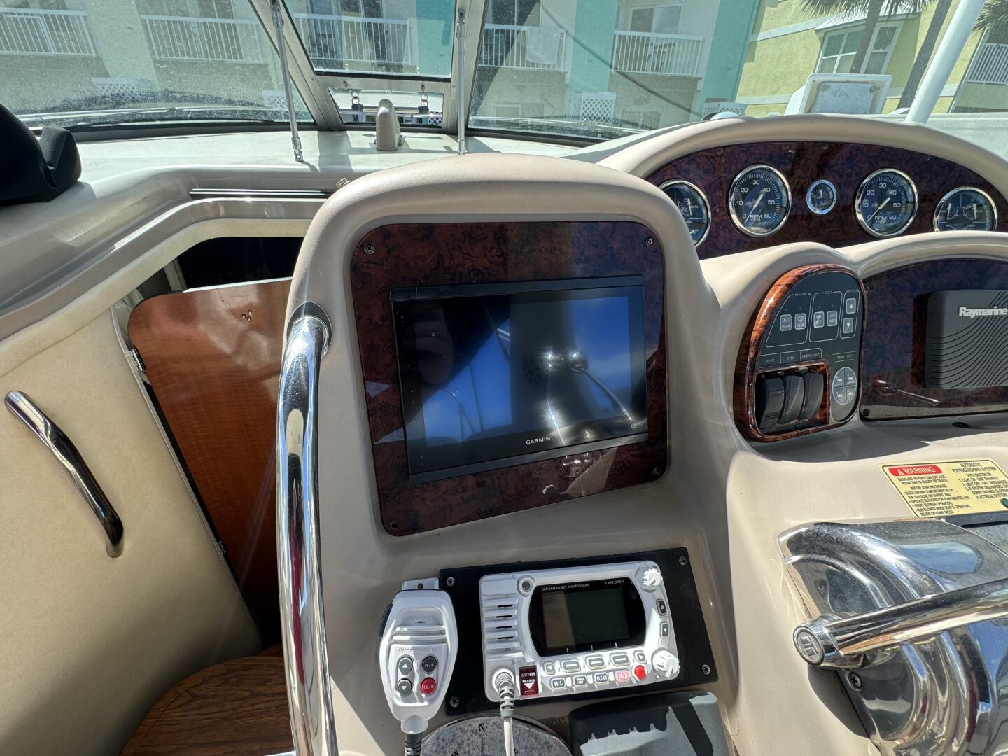2002 Sea Ray 320 Sundancer - Image 26
