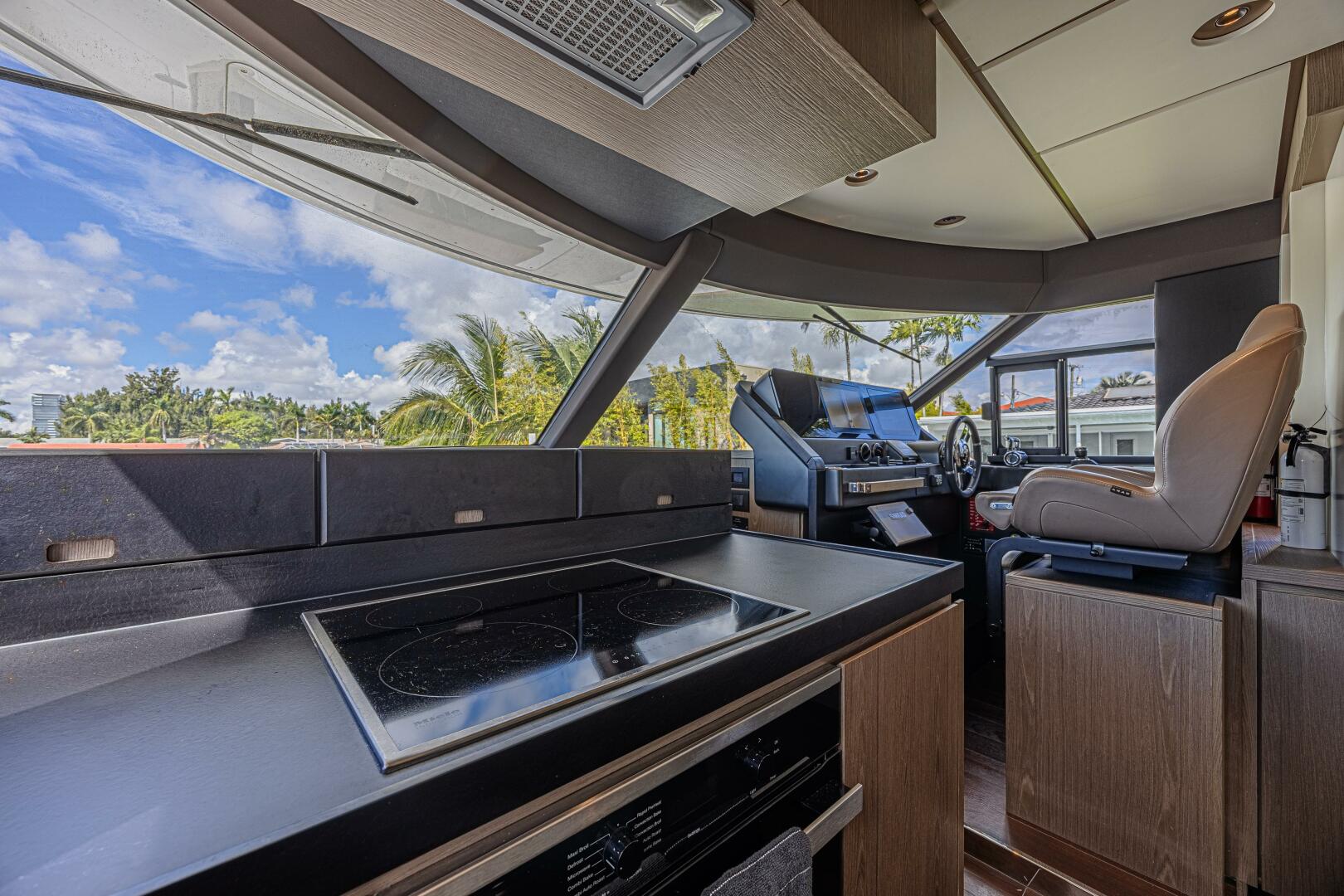 2022 Azimut Magellano 66 - Image 24