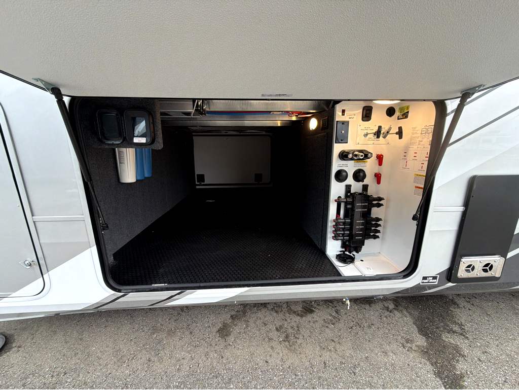 2027 JAYCO PINNACLE 39FBRL - Image 8