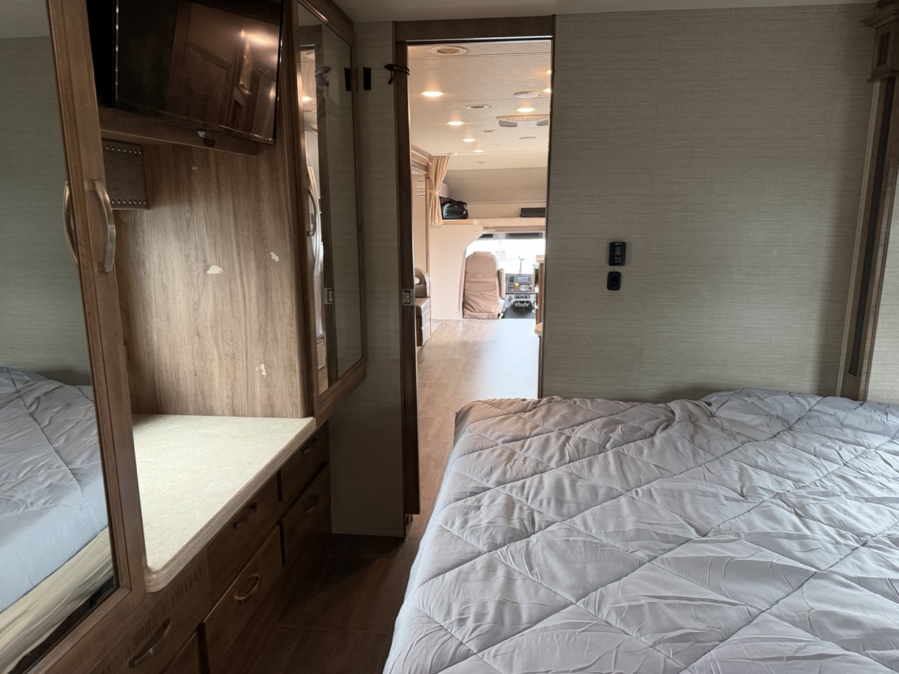 2019 Jayco Seneca 37K - Image 16