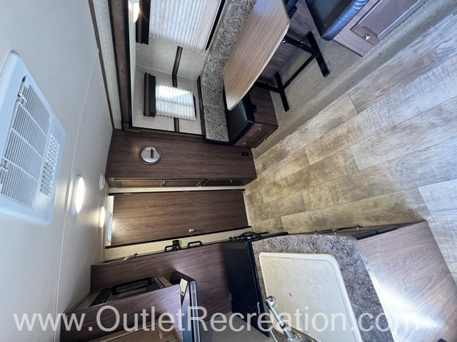 2015 Palomino Solaire 20 RBS - Image 6