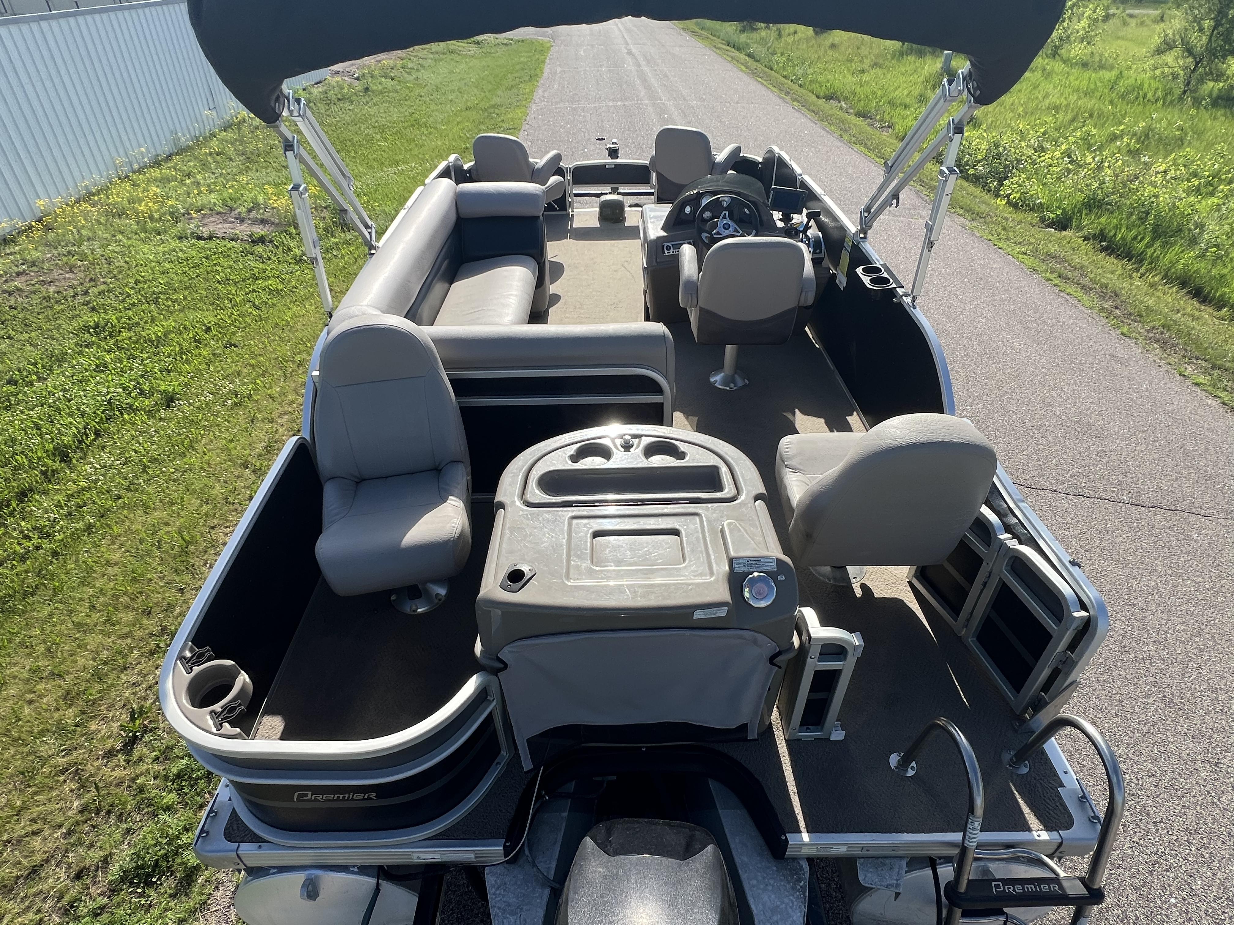 2012 PREMIER 201 EXPLORER - Image 9