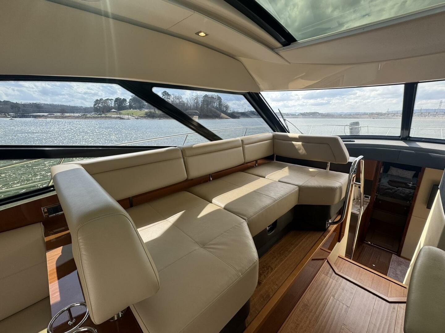 2015 Sea Ray - Image 11