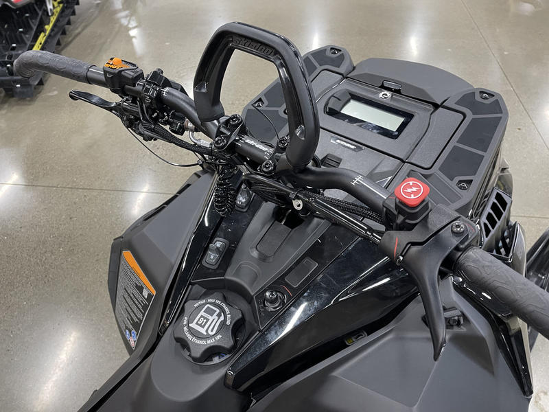 2025 Ski-Doo SUMMIT ADR W/EDGE 165 850 E-TEC 3.0 - Image 6