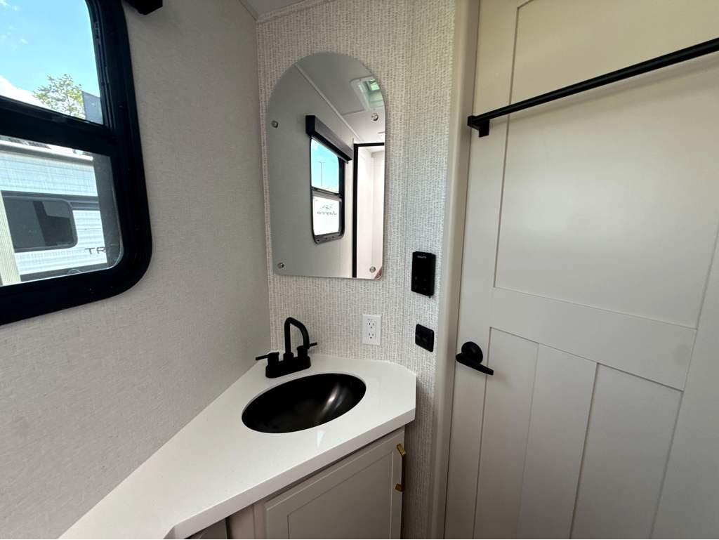 2027 GRAND DESIGN IMAGINE 2470BH - Image 25