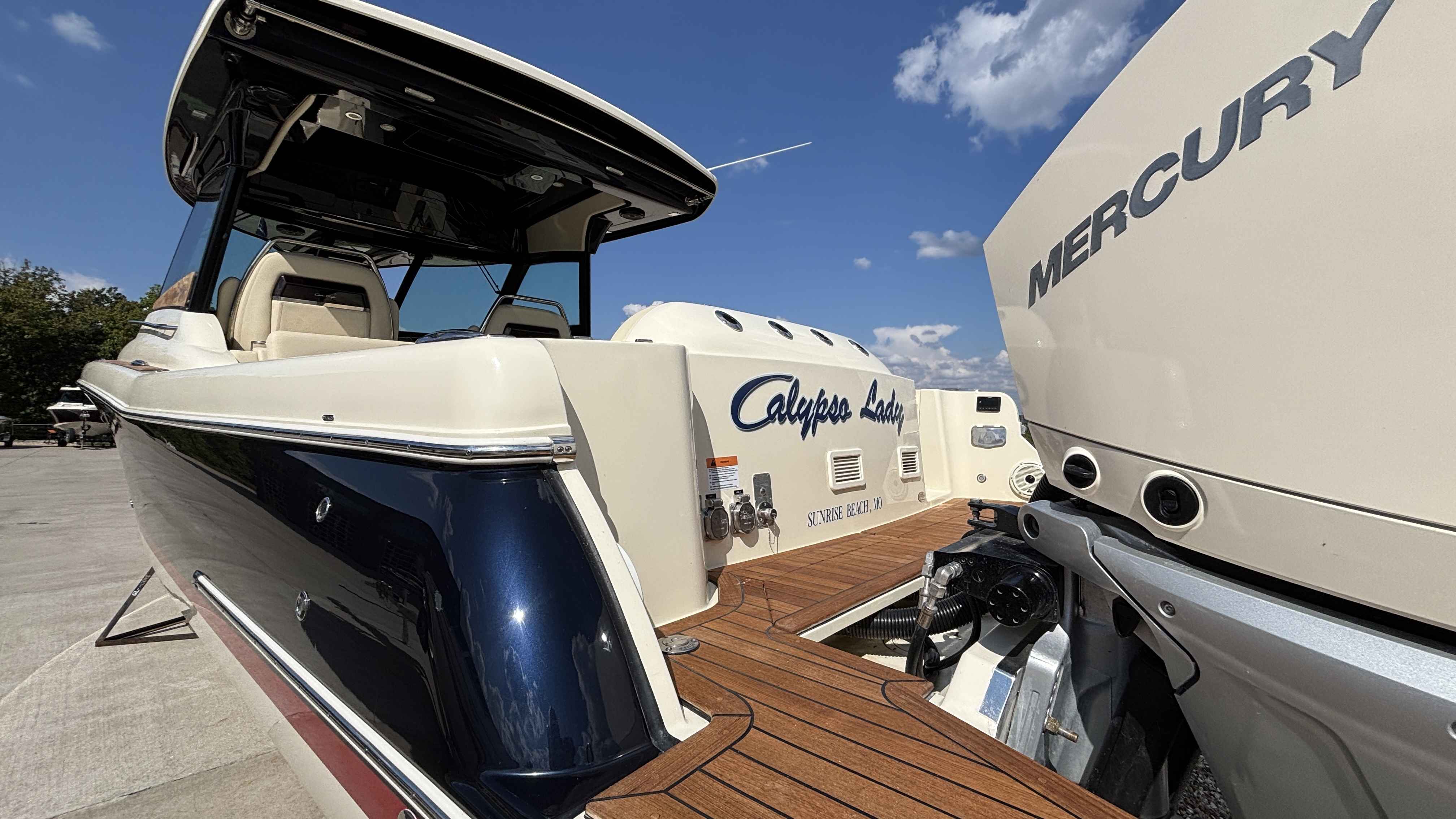 2021 Chris Craft 35 Calypso - Image 8