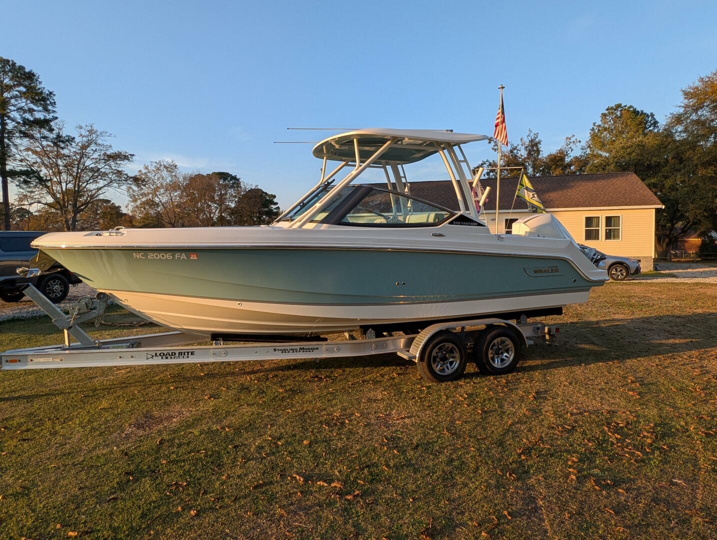 2023 Boston Whaler 240 Vantage - Image 11