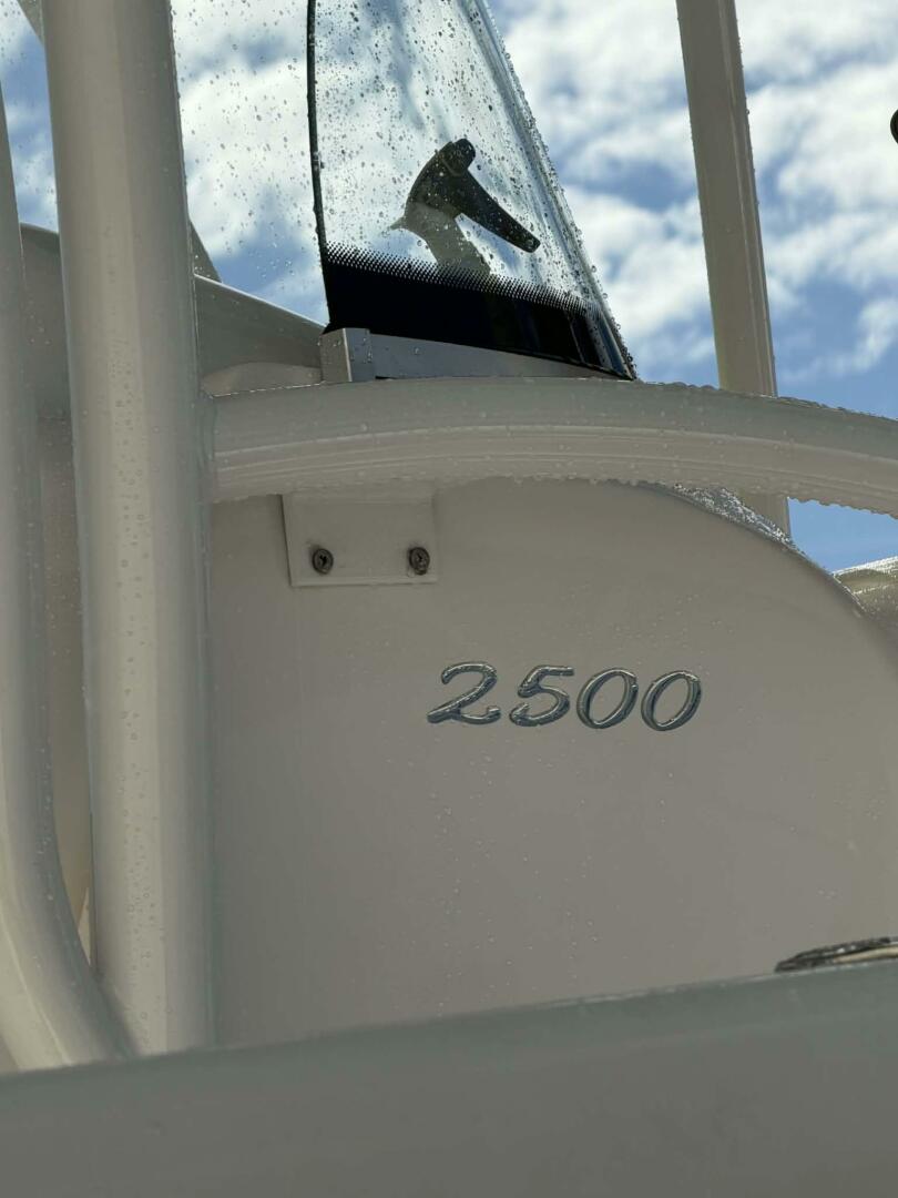 2021 Aquasport 2500 Center Console - Image 42
