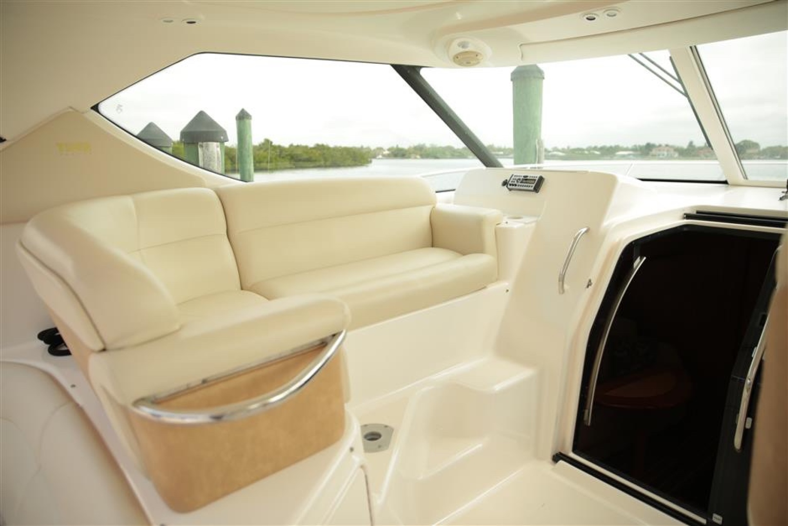2008 Tiara Yachts 3900 Sovran - Image 15