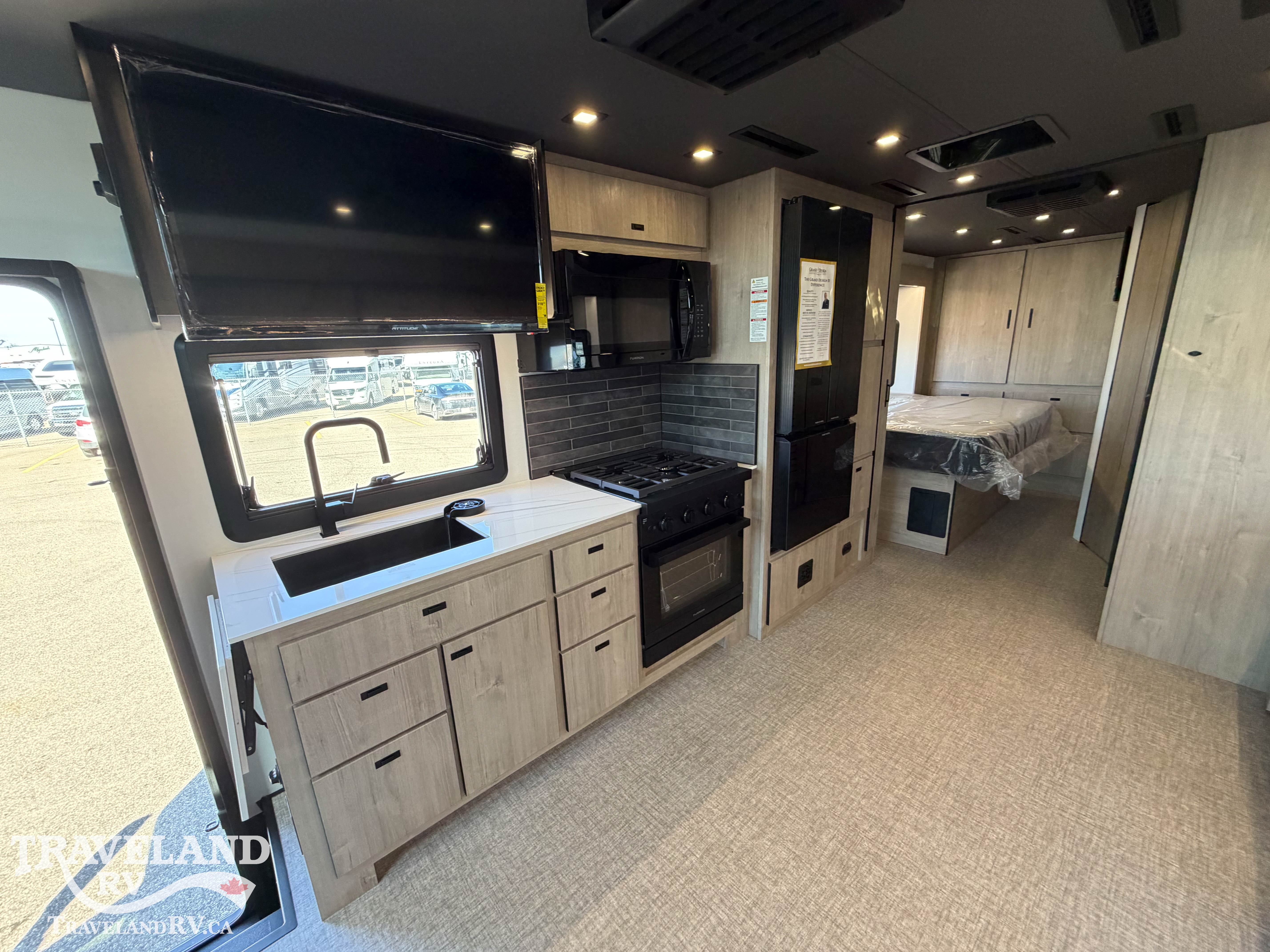 2026 Grand Design Lineage Series F 31ZW - Image 20