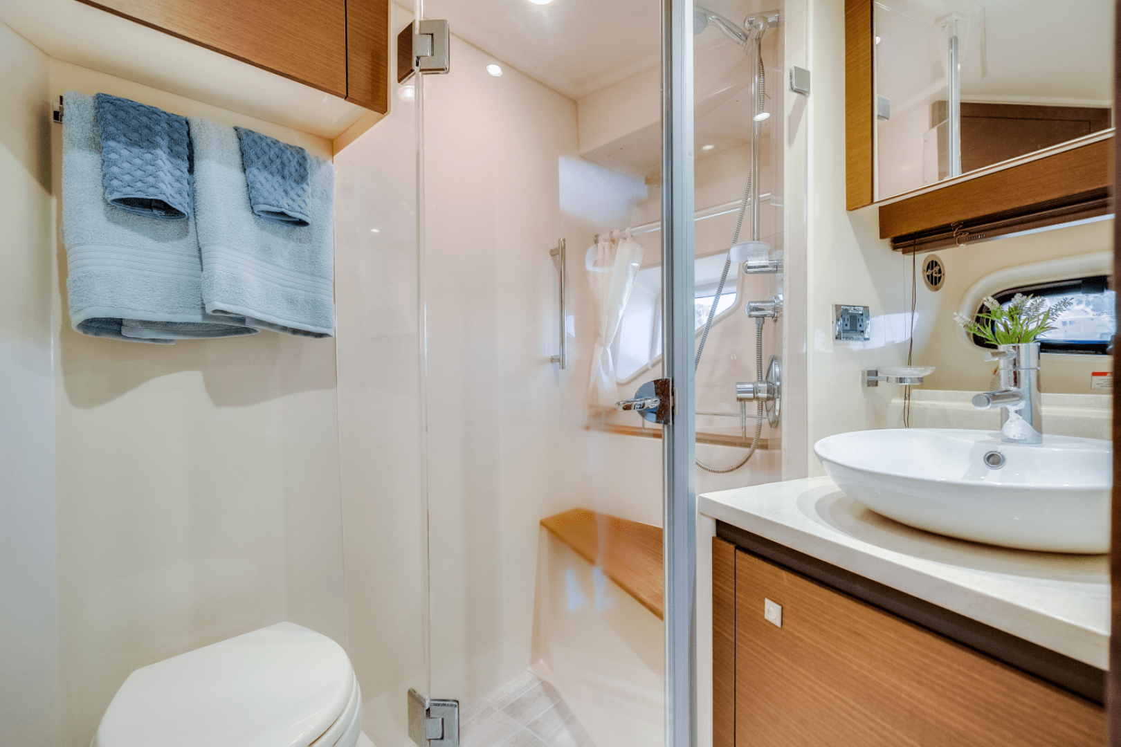 2013 Sea Ray 510 SUNDANCER - Image 48