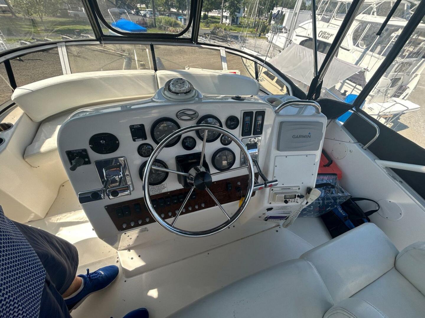 2000 Silverton 352 Motor Yacht - Image 13