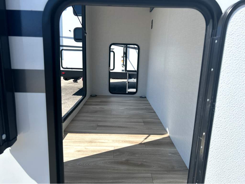 2026 VENTURE RV SPORTTREK STINGER 222VUD - Image 10