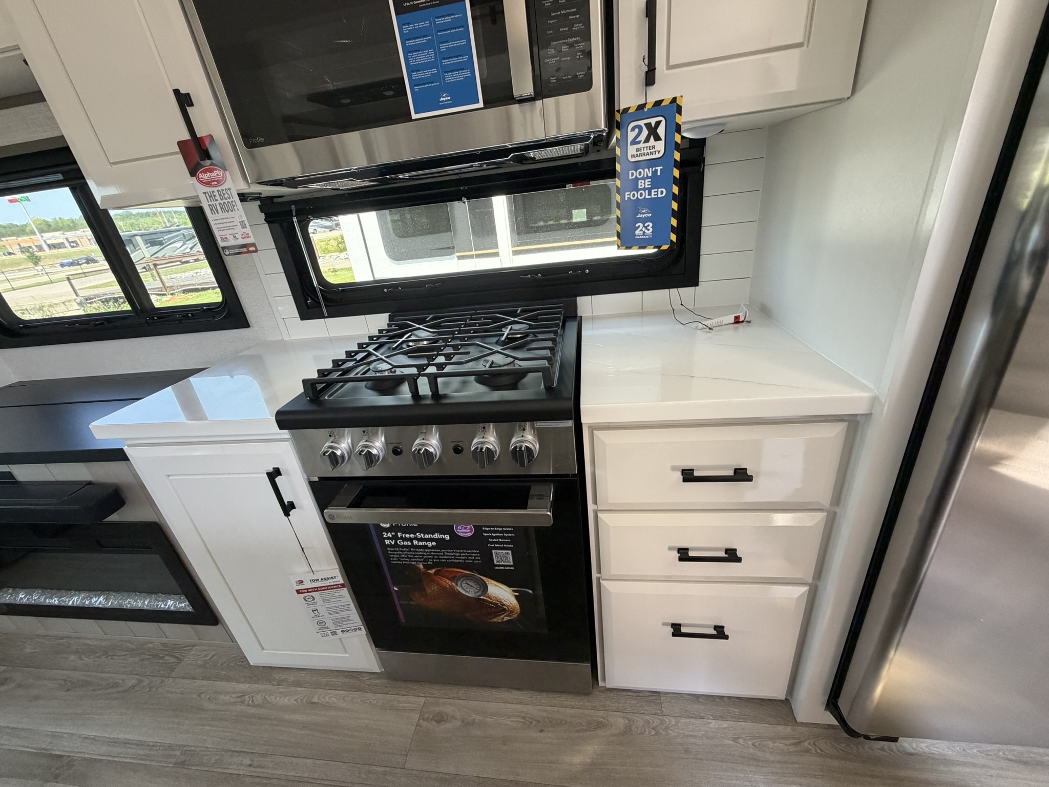 2027 JAYCO PINNACLE 32RLTS - Image 41