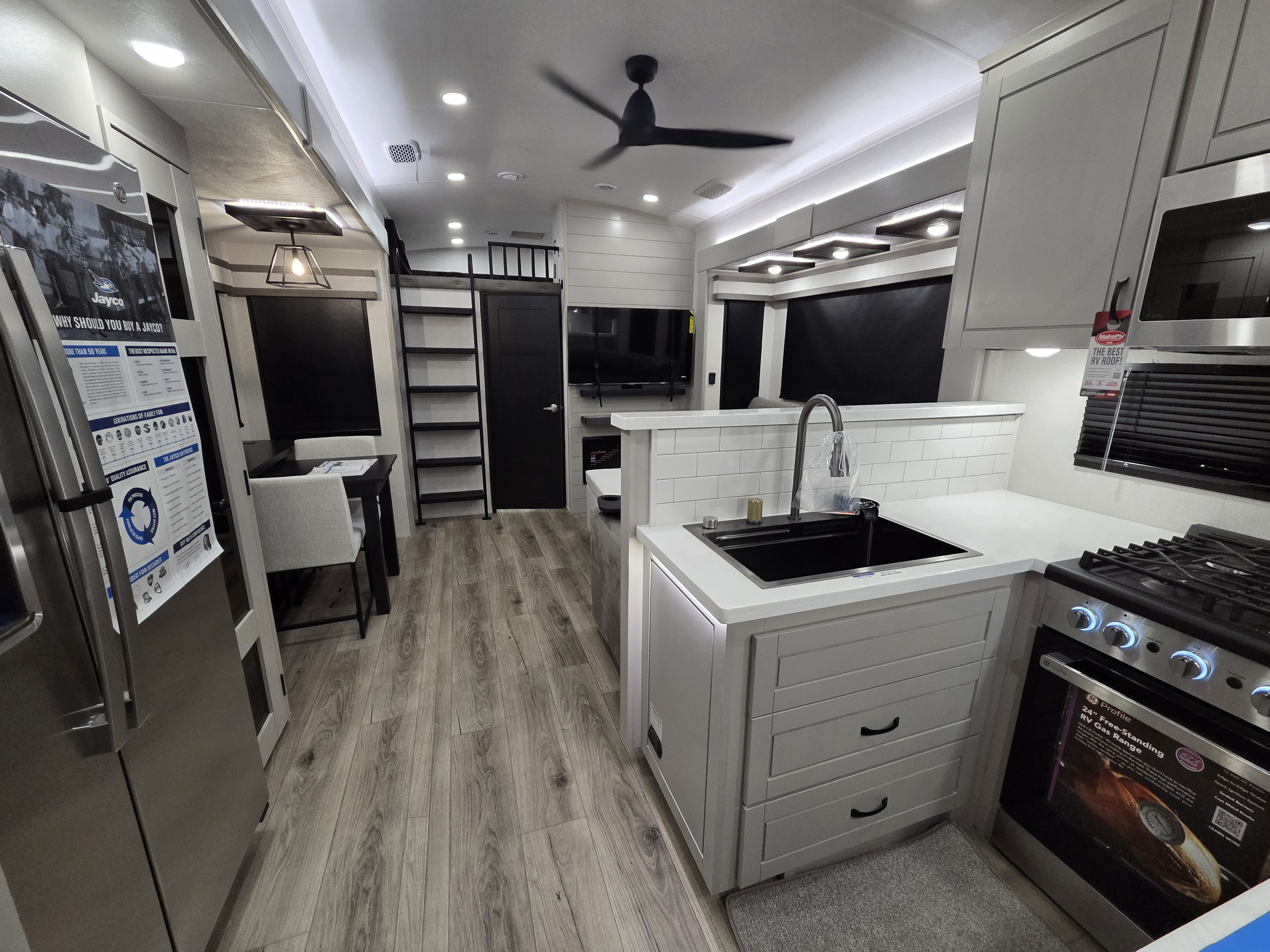 2026 Jayco North Point 395DSDB - Image 5