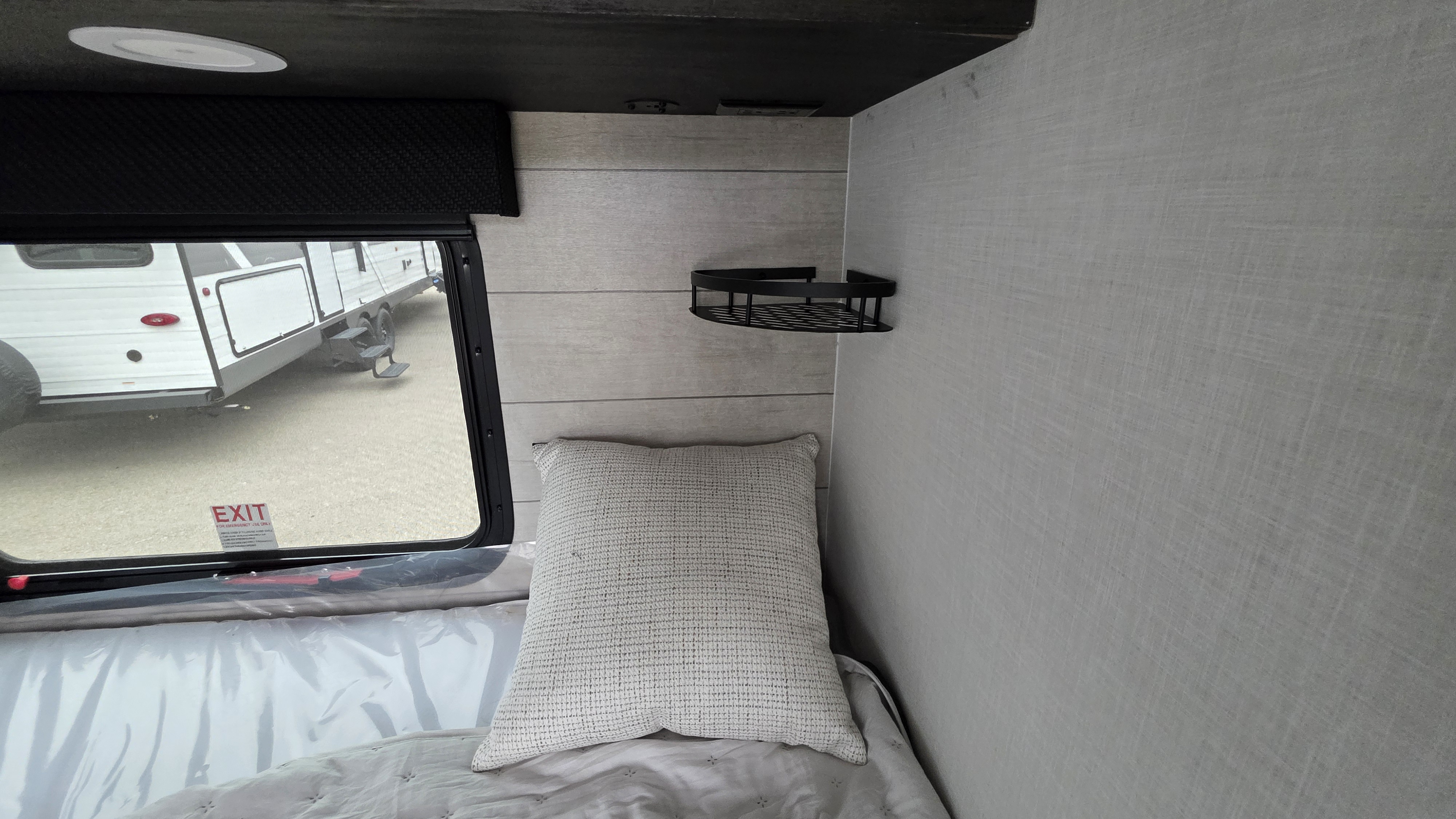 2027 VENTURE RV STRATUS 262VFK - Image 33