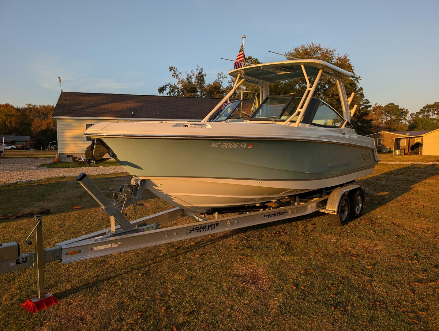 2023 Boston Whaler 240 Vantage - Image 8