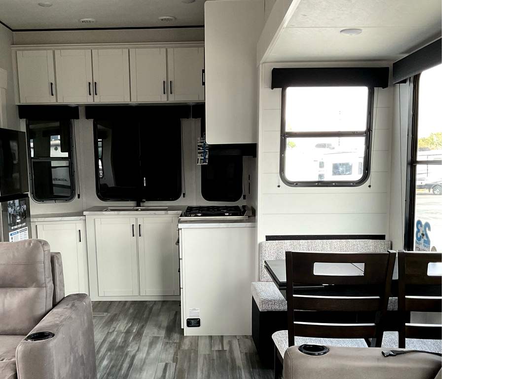 2026 JAYCO JAY FLIGHT BUNGALOW 404 LOFT - Image 7