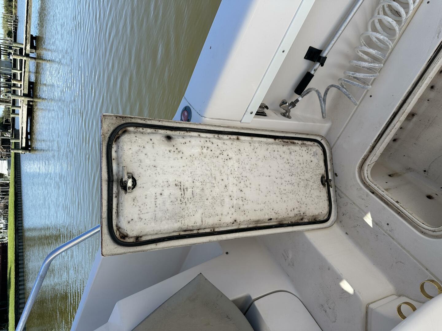 1994 Intrepid 376 Walkaround - Image 111