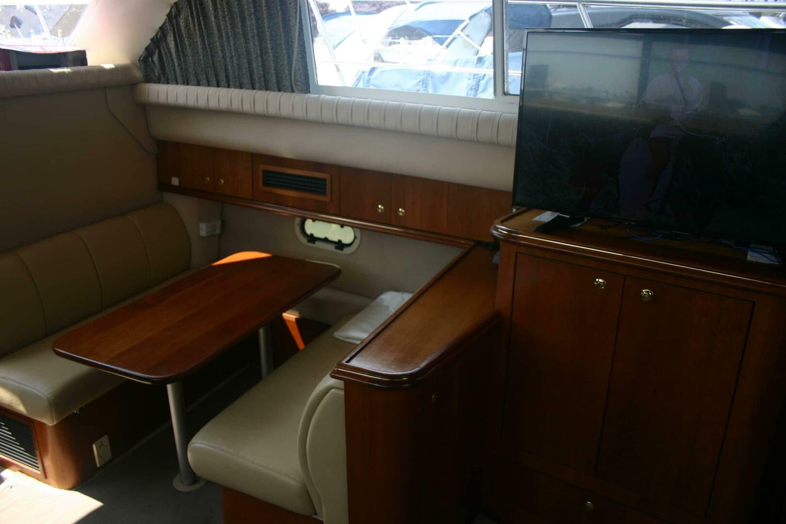 2001 Cruisers Yachts 3750 Motor Yacht - Image 33