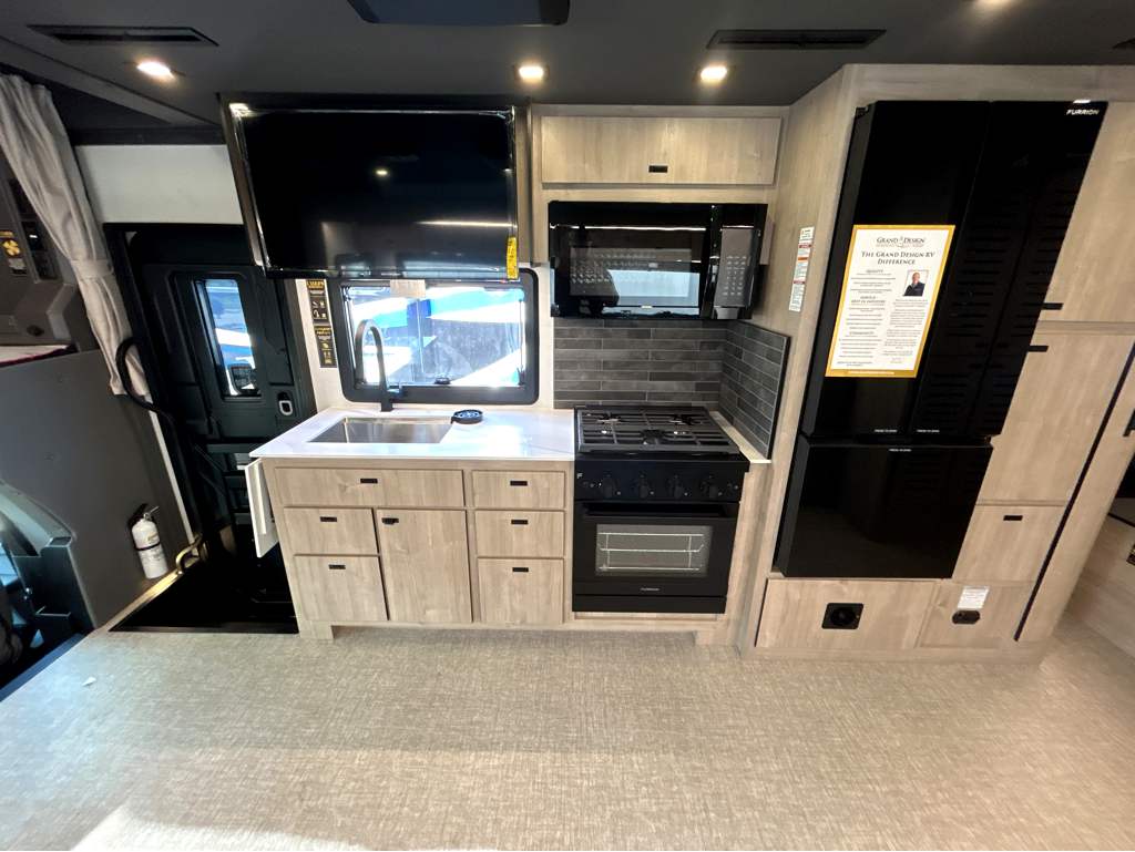 2026 GRAND DESIGN LINEAGE SERIESF 31ZW - Image 17
