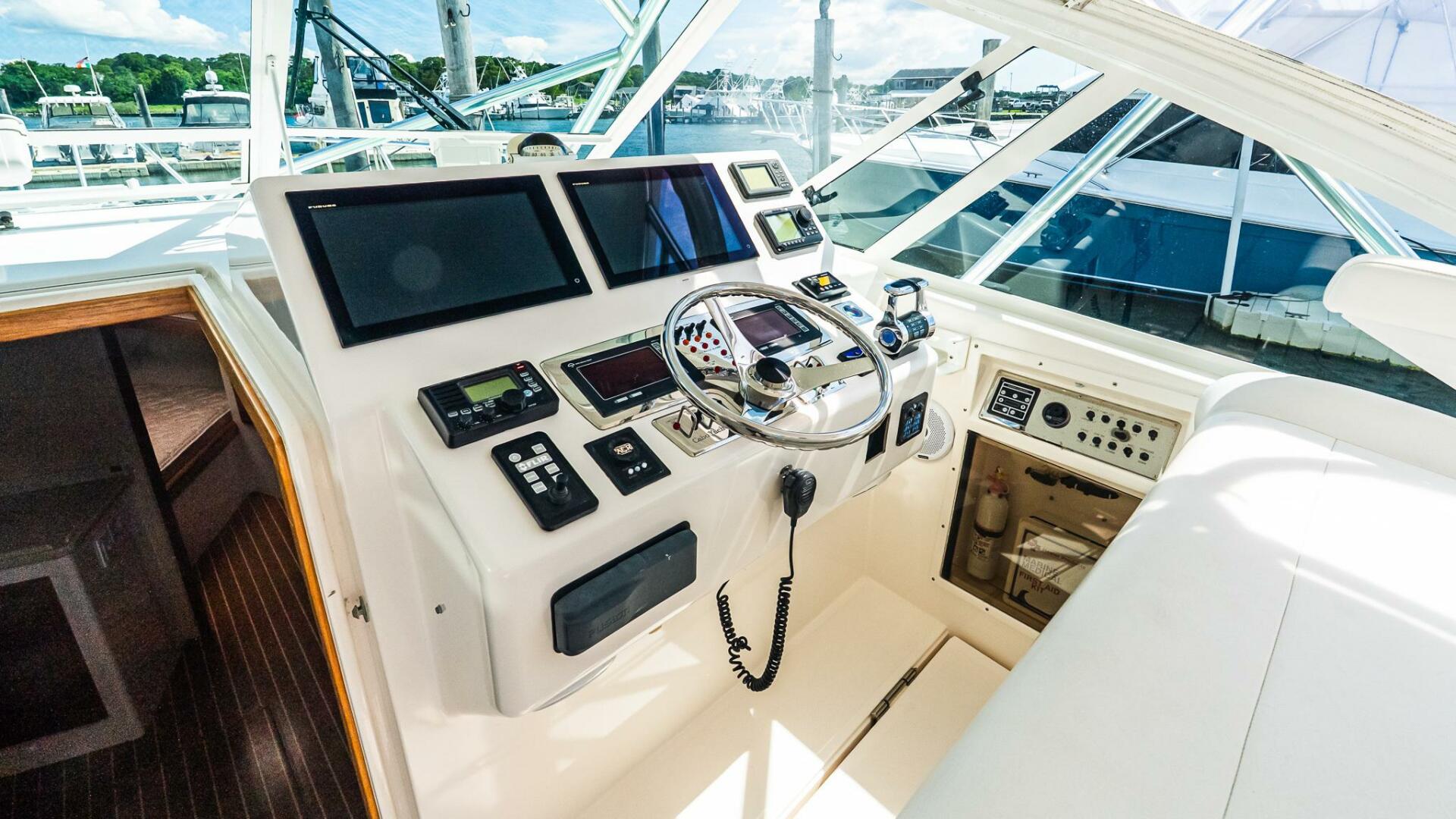 2008 Cabo 38 Express - Image 19