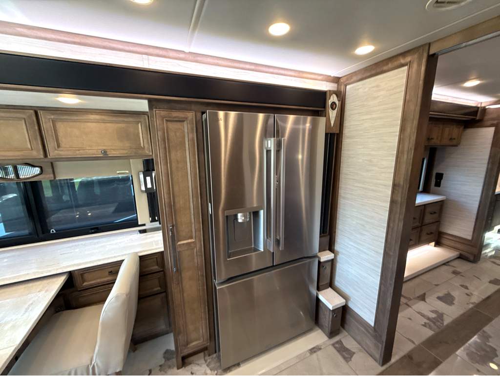2027 TIFFIN PHAETON 40 RTH - Image 25