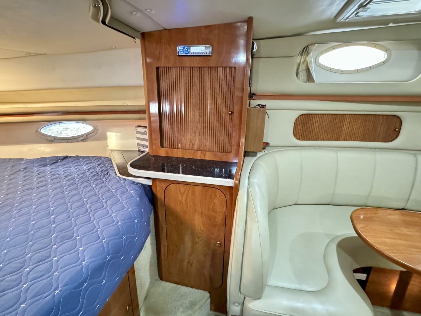 2004 Rinker 342 Fiesta Vee - Image 53