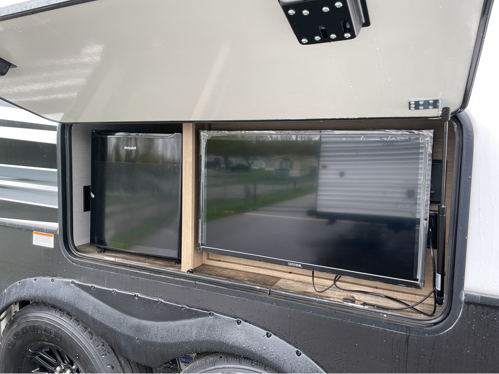 2022 Keystone Raptor 351 - Image 2