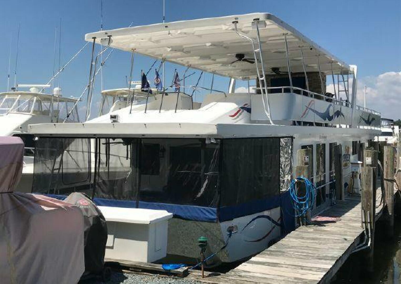 2017 Sumerset Houseboat - Image 3