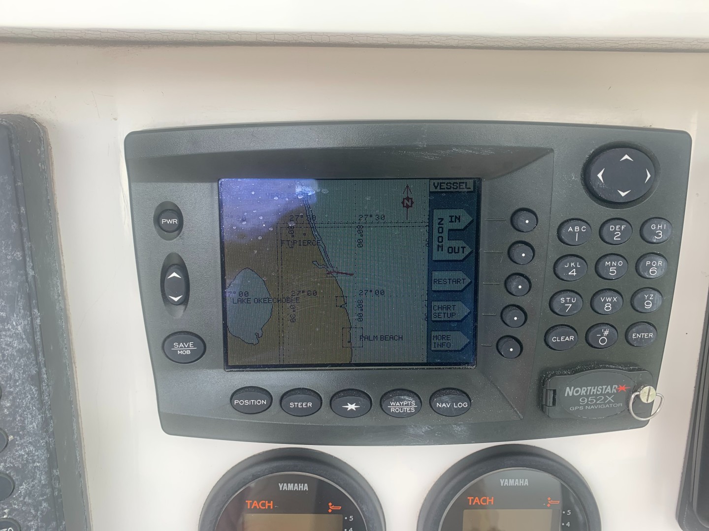 2001 Venture 34 Center Console - Image 7