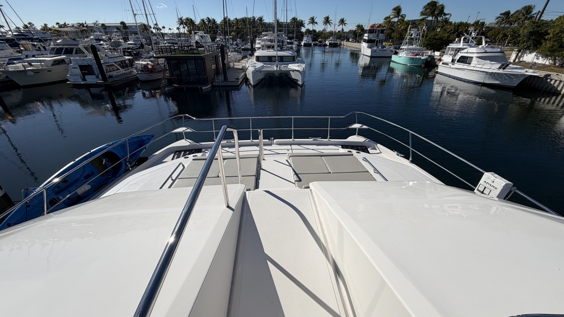 2025 Aquila 54 ENCLOSED BRIDGE - Image 15