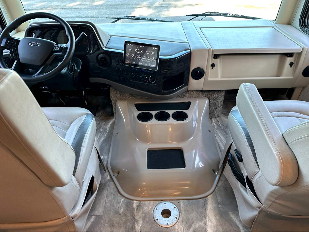 2023 THOR MOTOR COACH CHALLENGER 37DS - Image 29